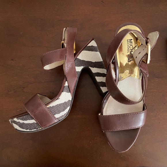 Michael Khors animal print sandals - Picture 2 of 6